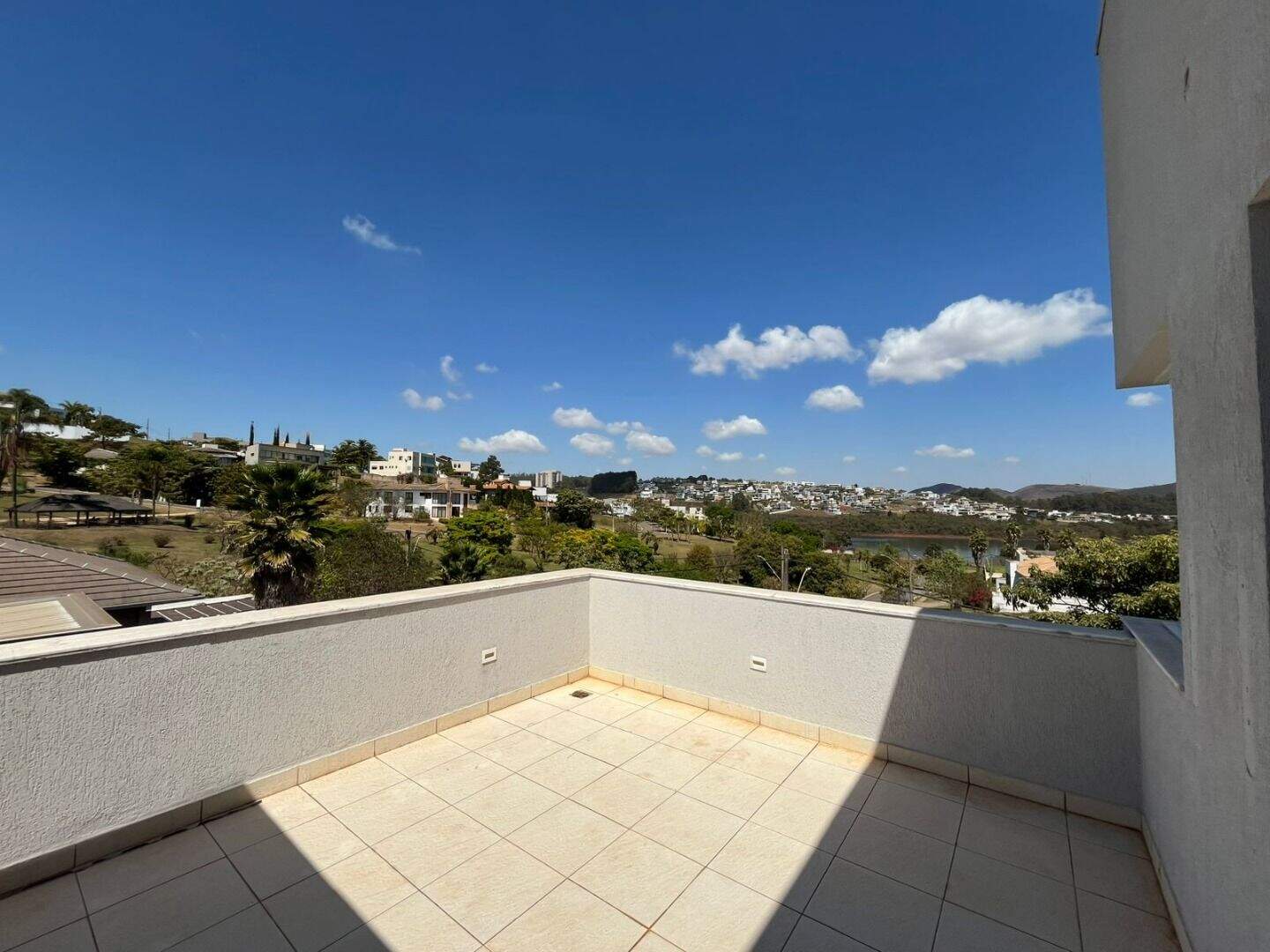 Casa à venda no Alphaville - Lagoa dos Ingleses: 