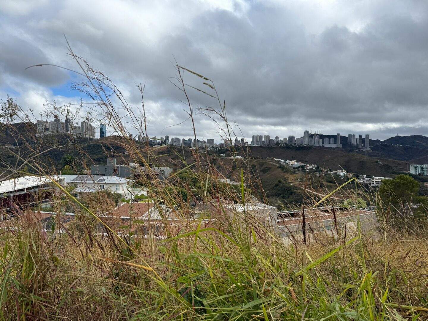 Terreno à venda no Vale dos Cristais: 