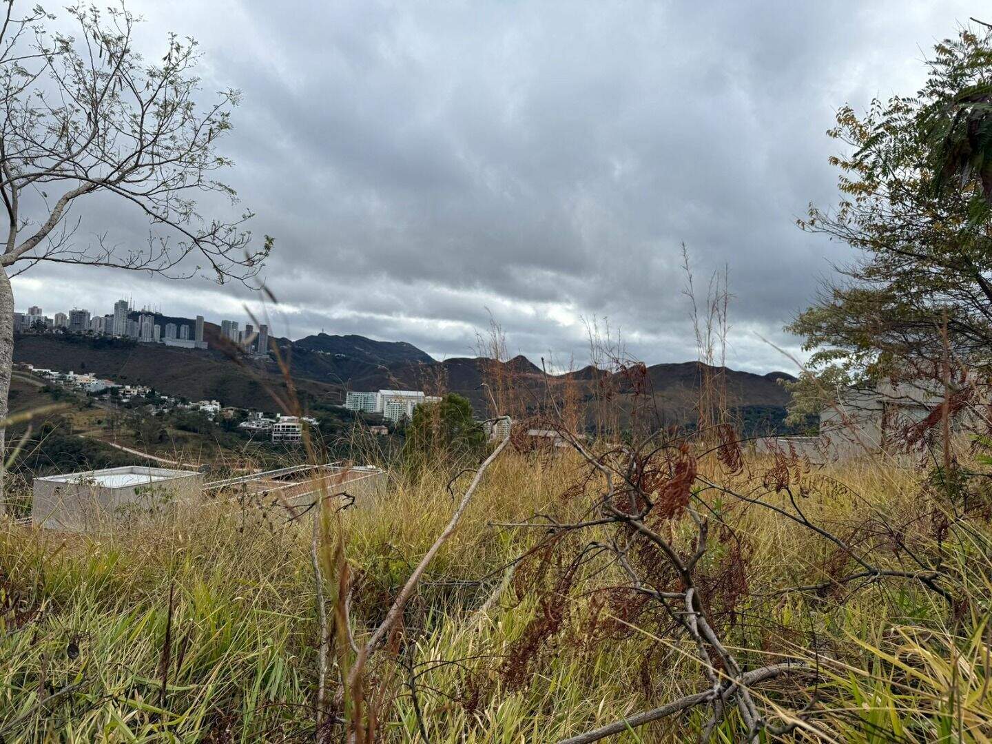 Terreno à venda no Vale dos Cristais: 