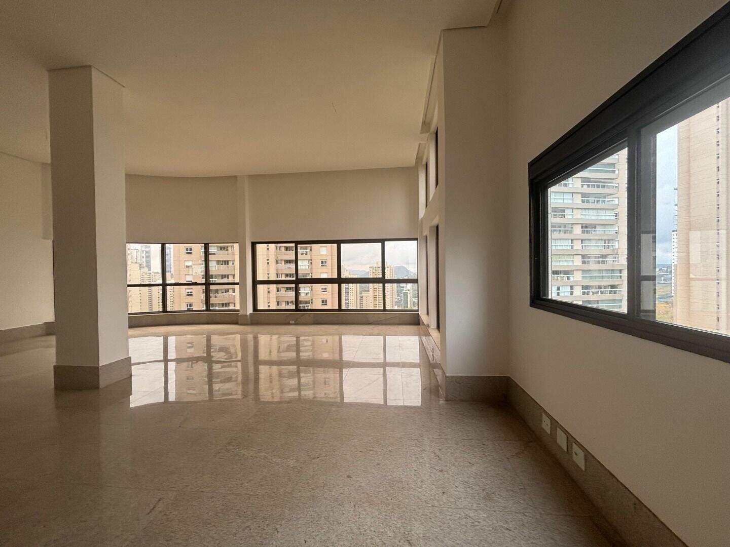 Apartamento à venda no Vila da Serra: 