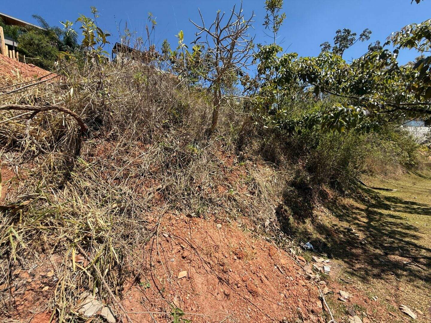 Terreno à venda no Vale dos Cristais: 