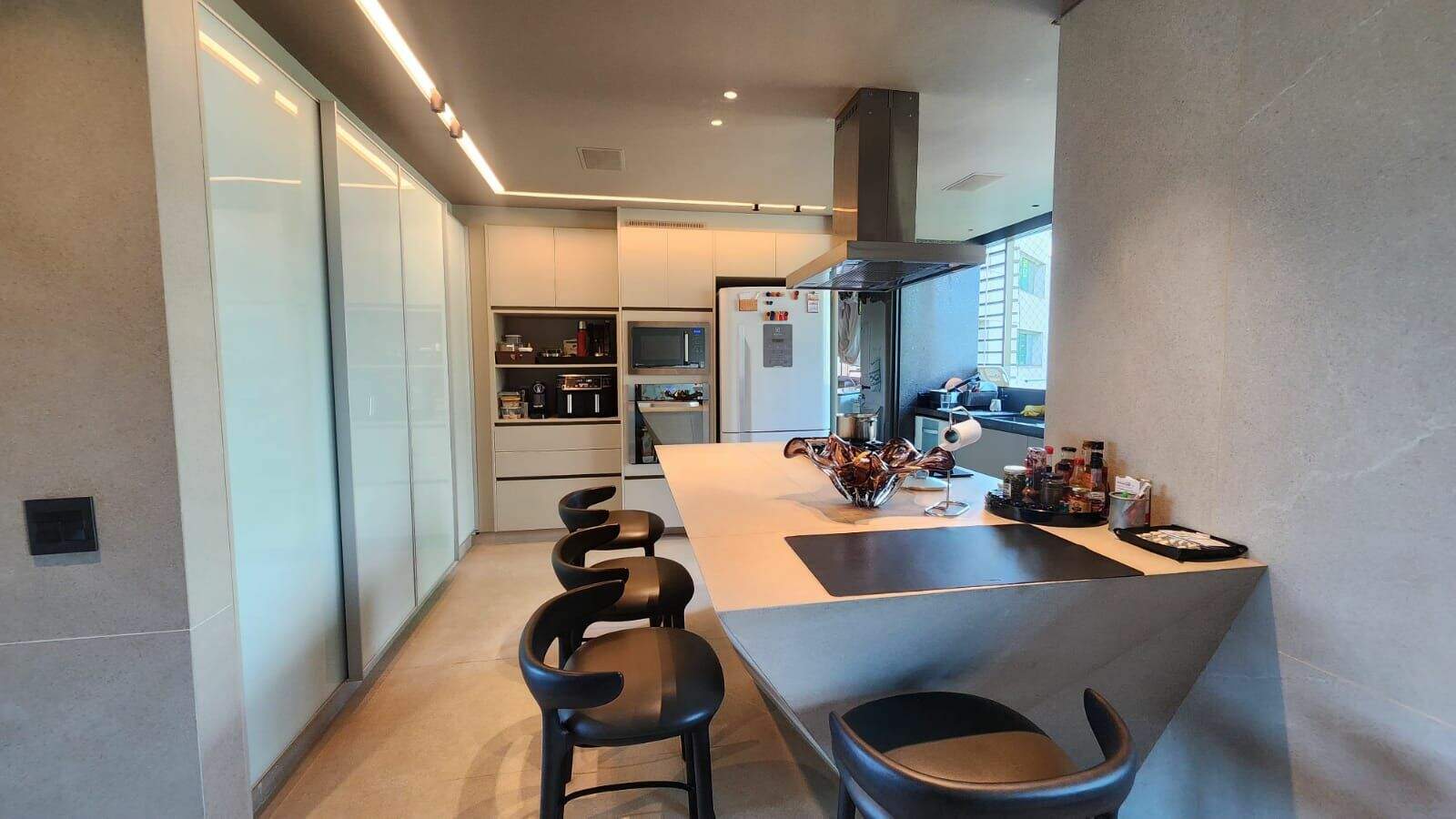 Apartamento à venda no Vale dos Cristais: 