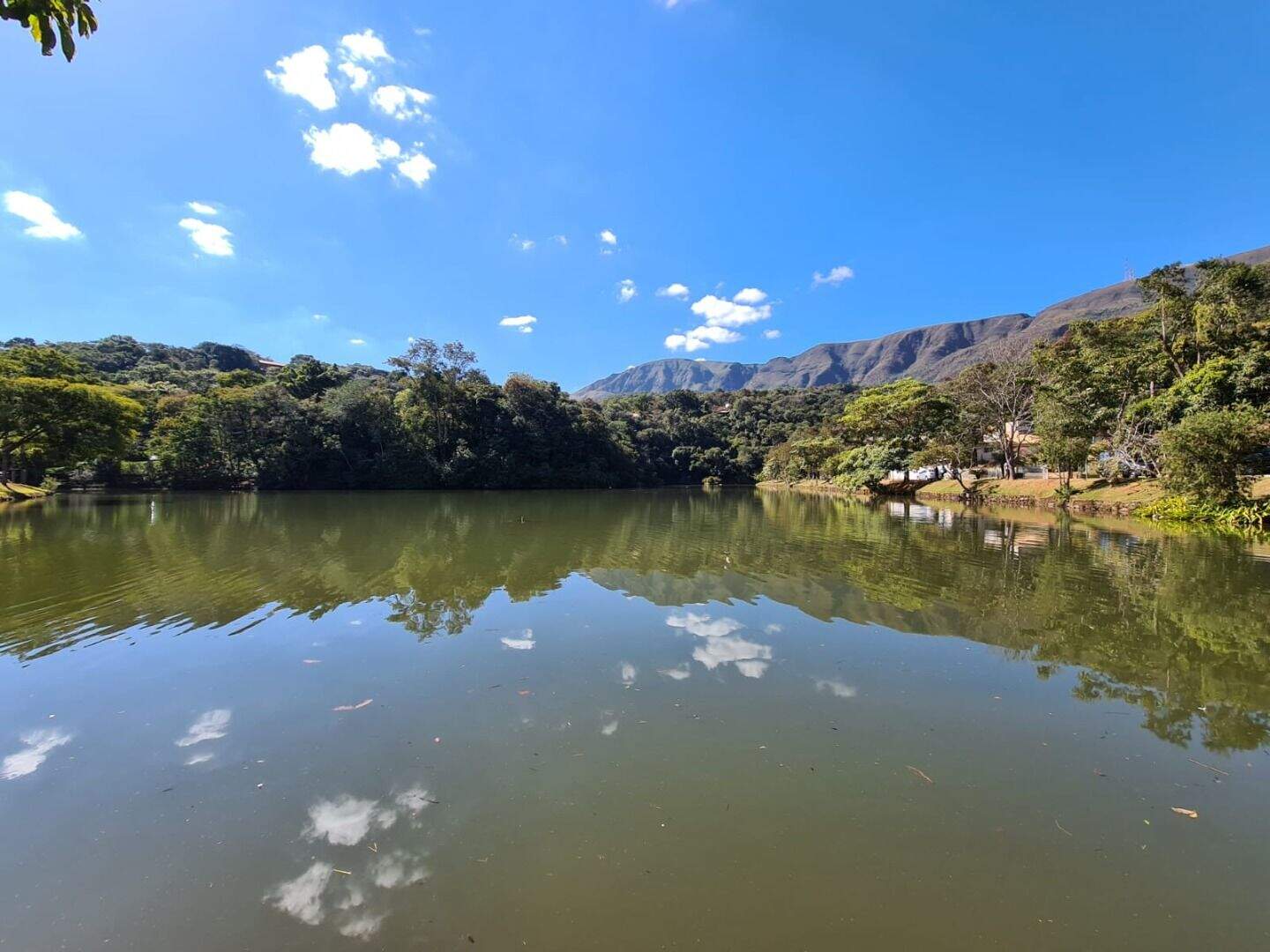 Terreno à venda no Retiro Do Chalé: 