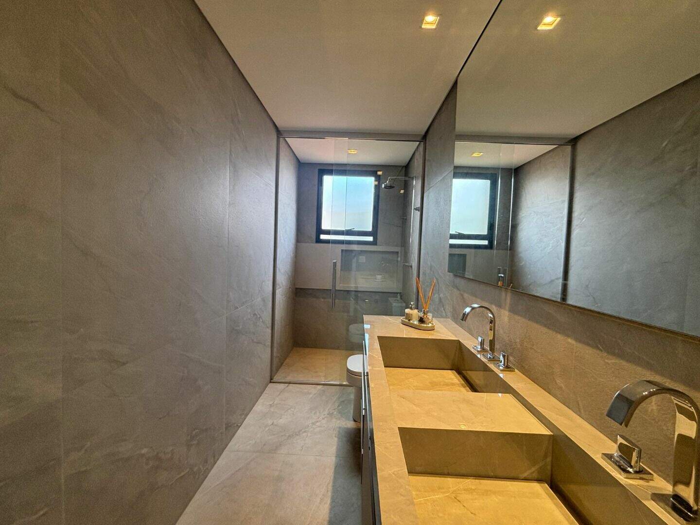 Casa à venda no Alphaville - Lagoa dos Ingleses: 