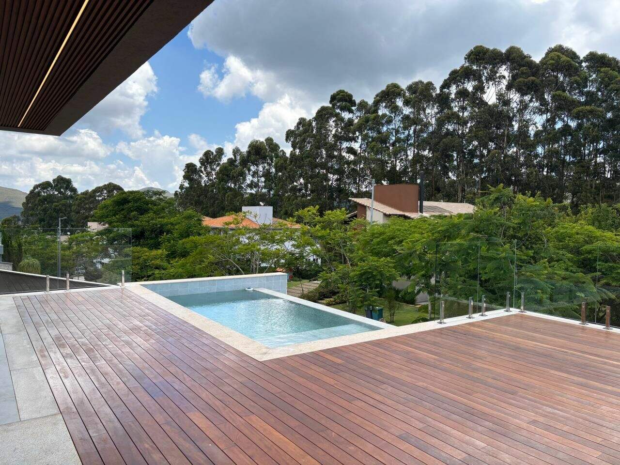 Casa à venda no Alphaville - Lagoa dos Ingleses: 