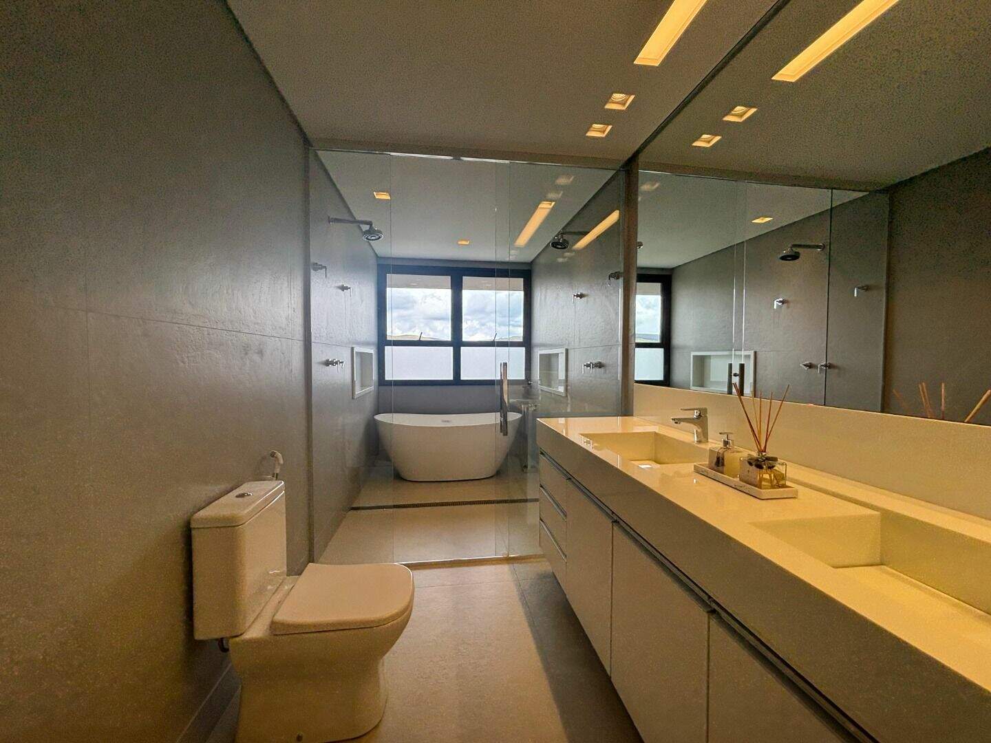 Casa à venda no Alphaville - Lagoa dos Ingleses: 