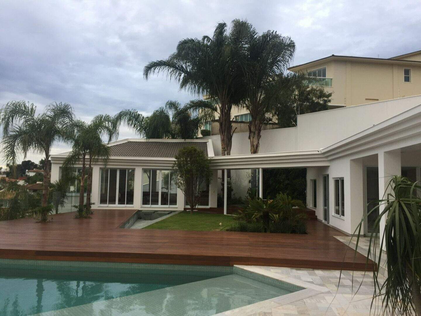 Casa à venda no Belvedere: 