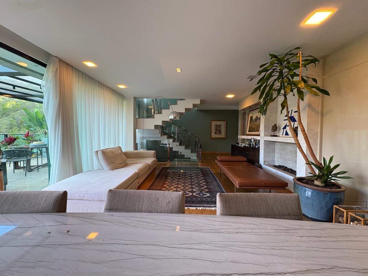 Apartamento Triplex à venda no Vale dos Cristais: 