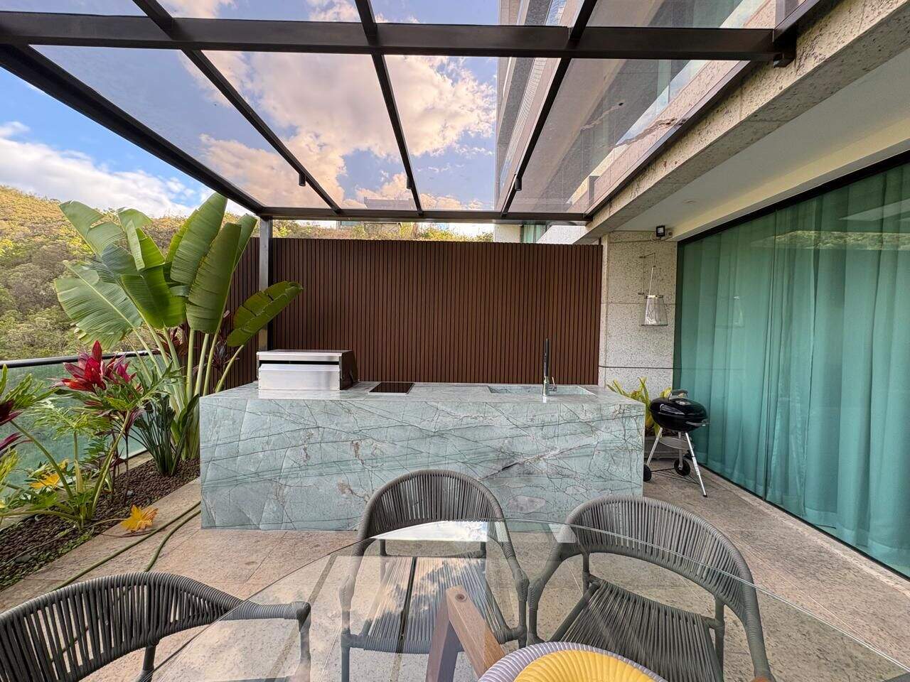 Apartamento Triplex à venda no Vale dos Cristais: 