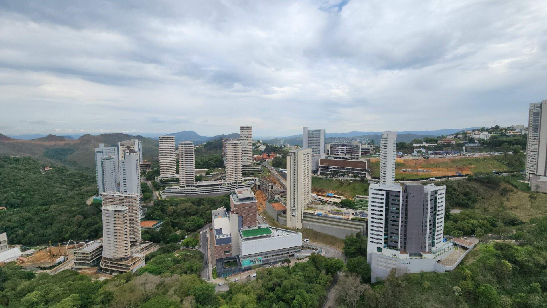 Apartamento Duplex à venda no Vale do Sereno: 