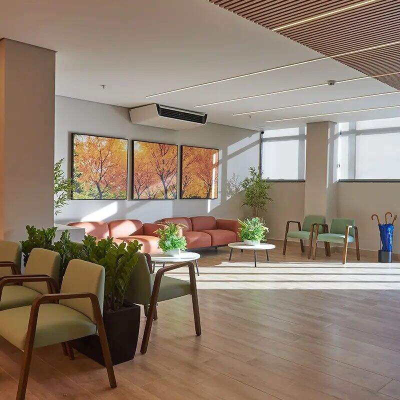 Sala à venda no Santa Lúcia: 