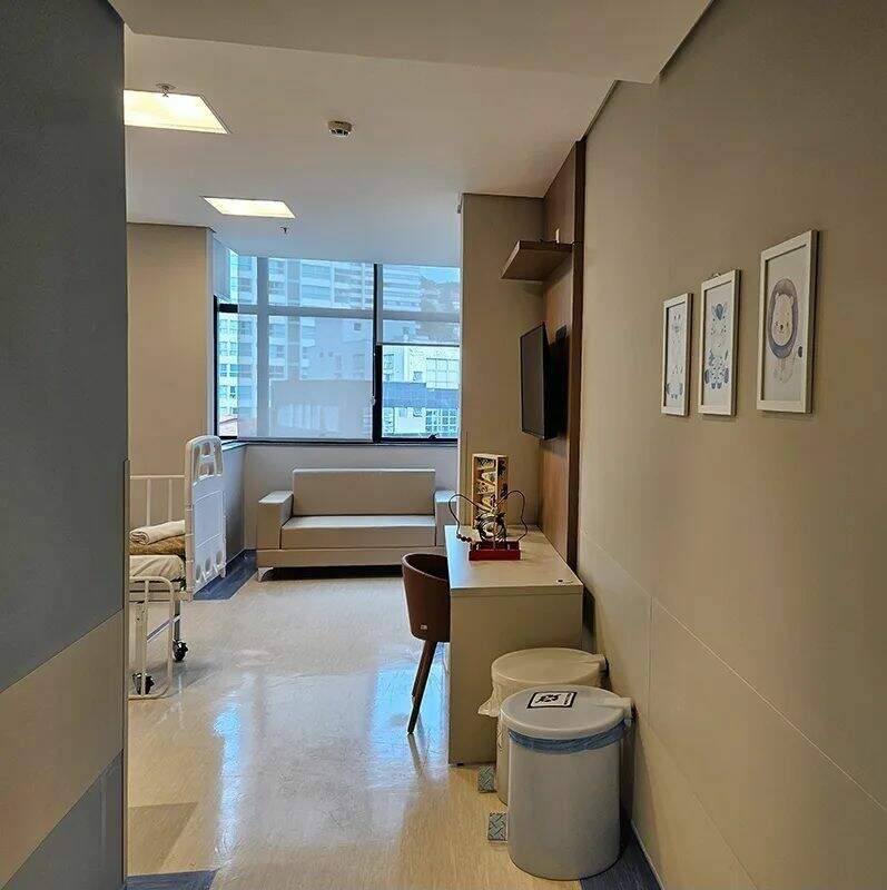 Sala à venda no Santa Lúcia: 