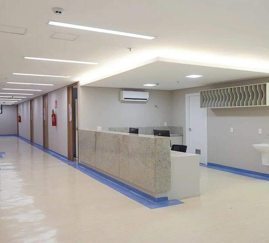 Sala à venda no Santa Lúcia: 