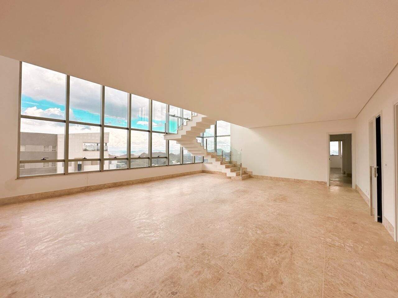 Cobertura à venda no Vale do Sereno: 