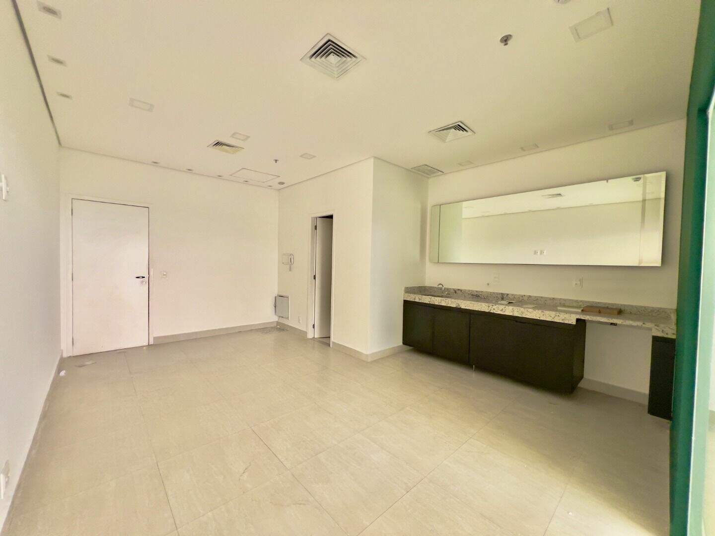 Sala à venda no Vila da Serra: 