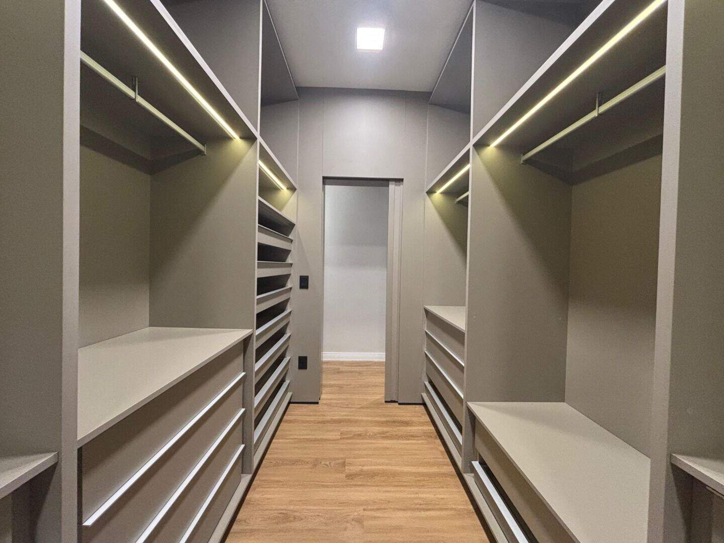 Casa à venda no Alphaville - Lagoa dos Ingleses: 