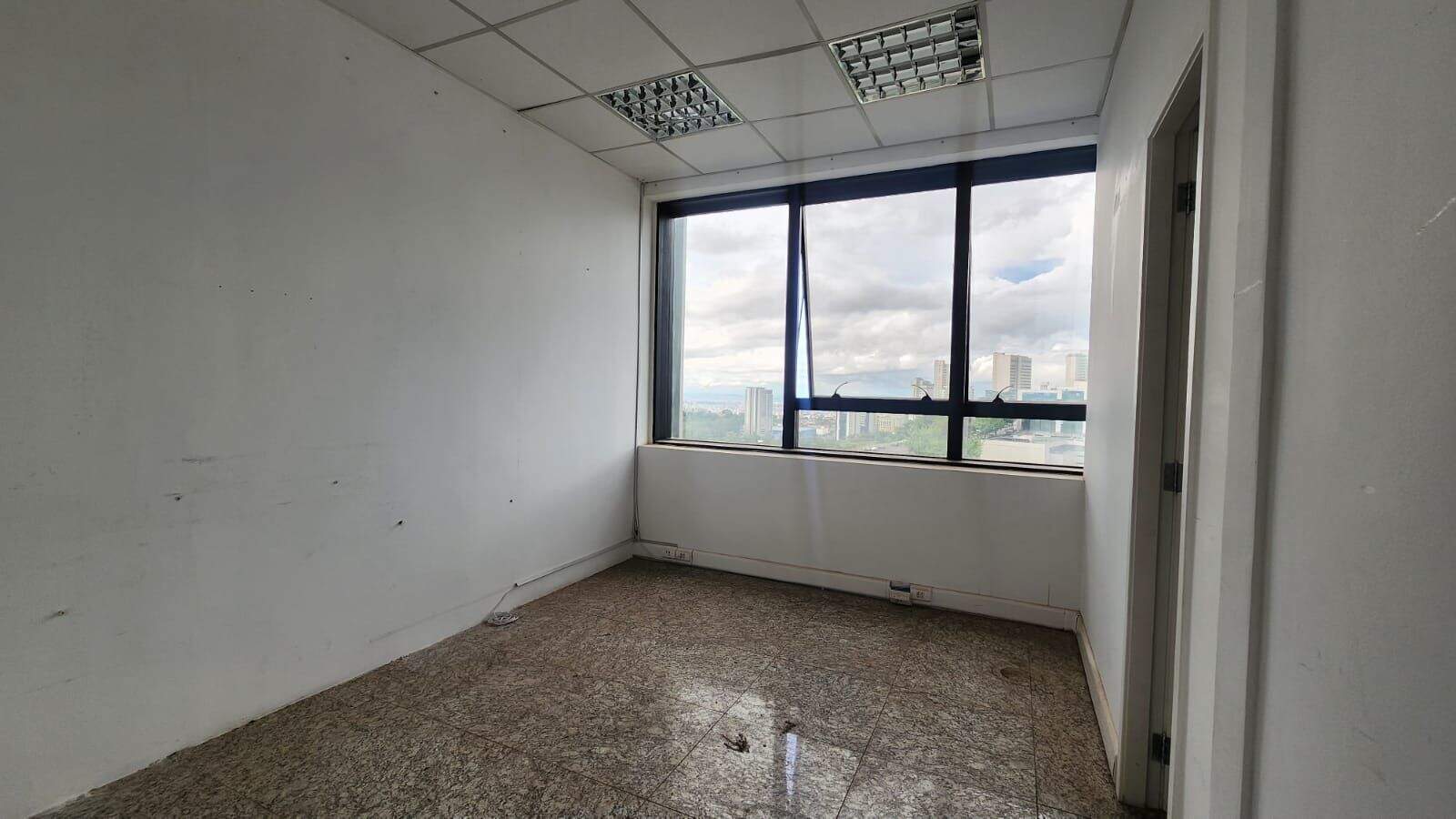 Sala à venda no Vila da Serra: 