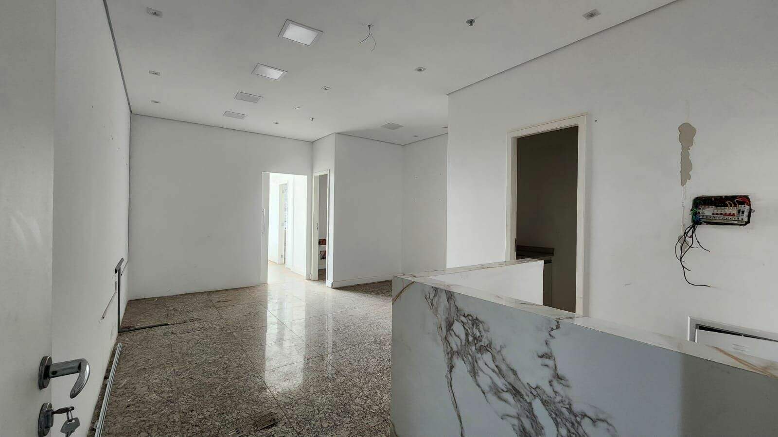 Sala à venda no Vila da Serra: 