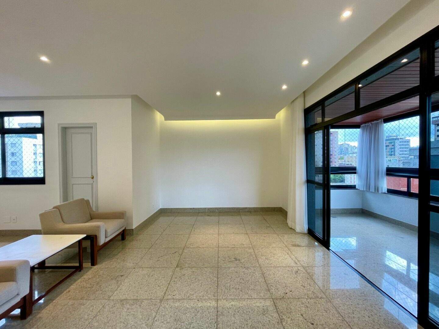 Apartamento à venda no Gutierrez: 