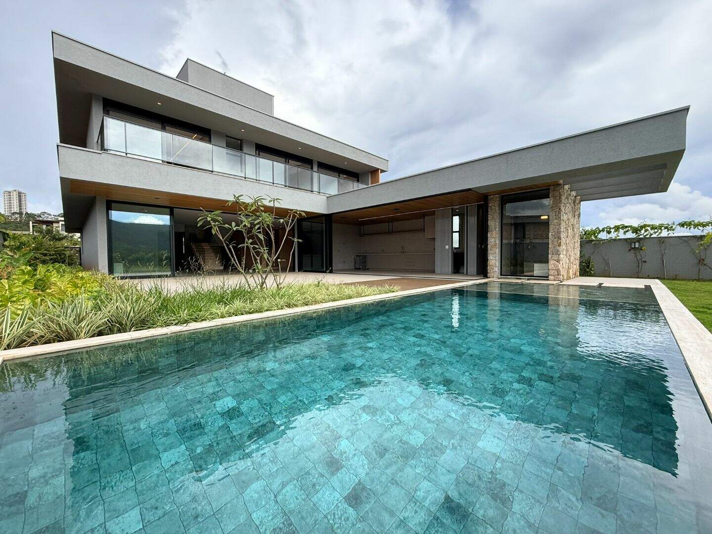 Casa à venda no Alphaville - Lagoa dos Ingleses: 