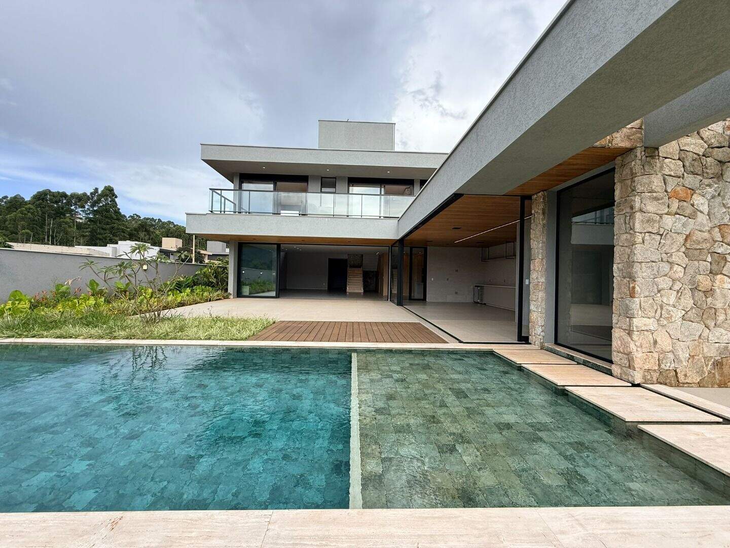 Casa à venda no Alphaville - Lagoa dos Ingleses: 