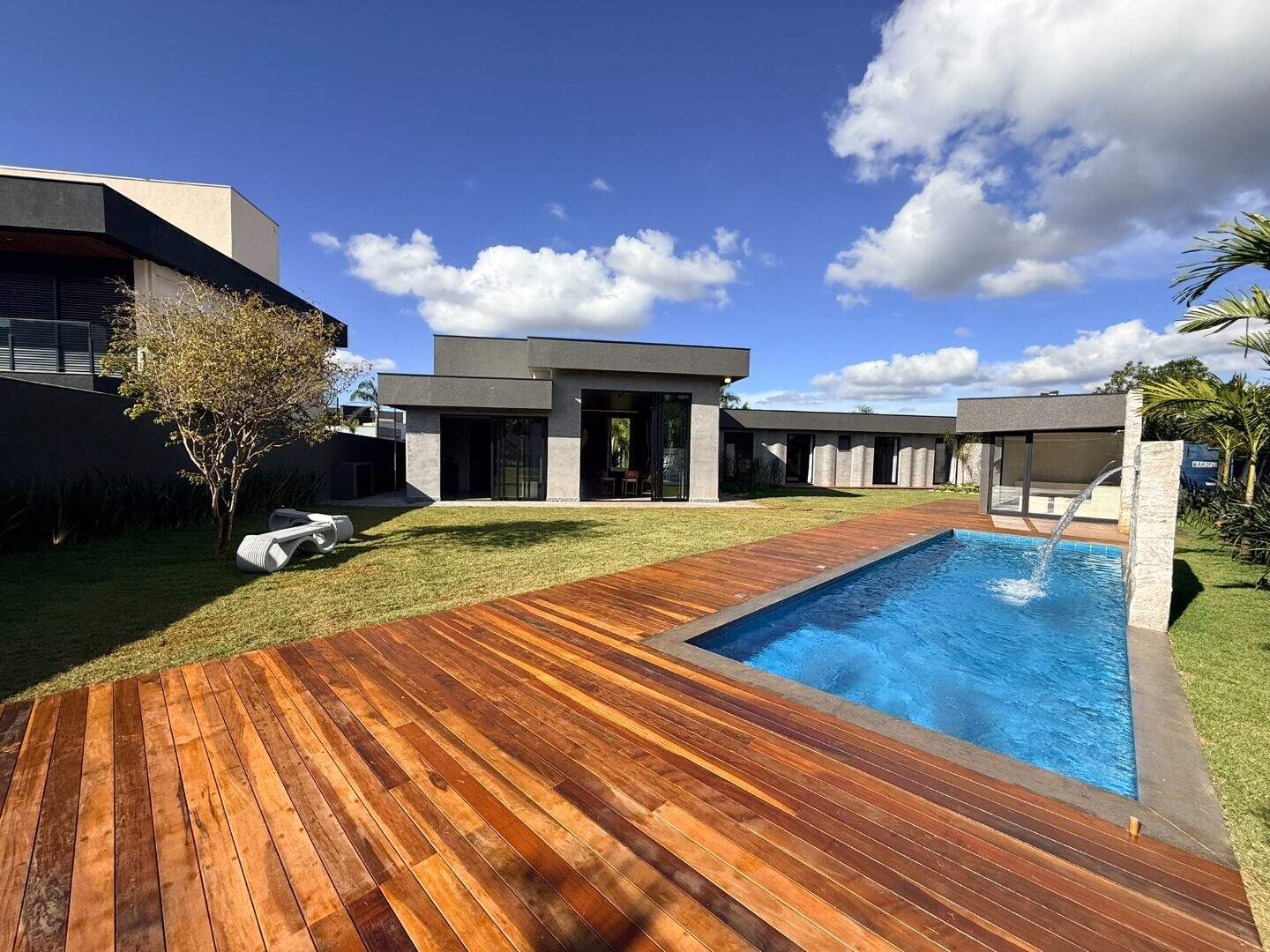 Casa à venda no Jardim Canada: 