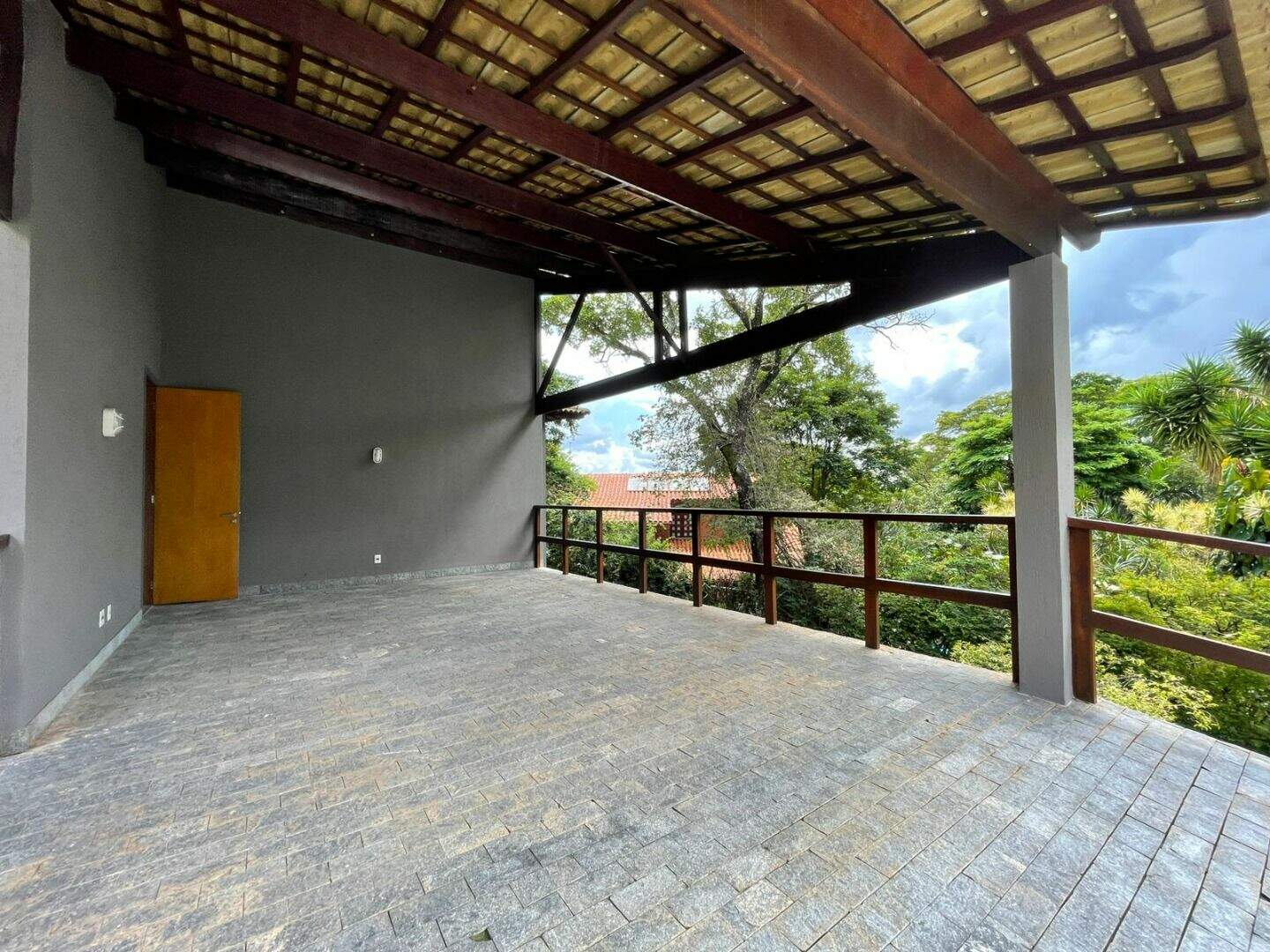 Casa à venda no Condomínio Retiro do Chalé: 