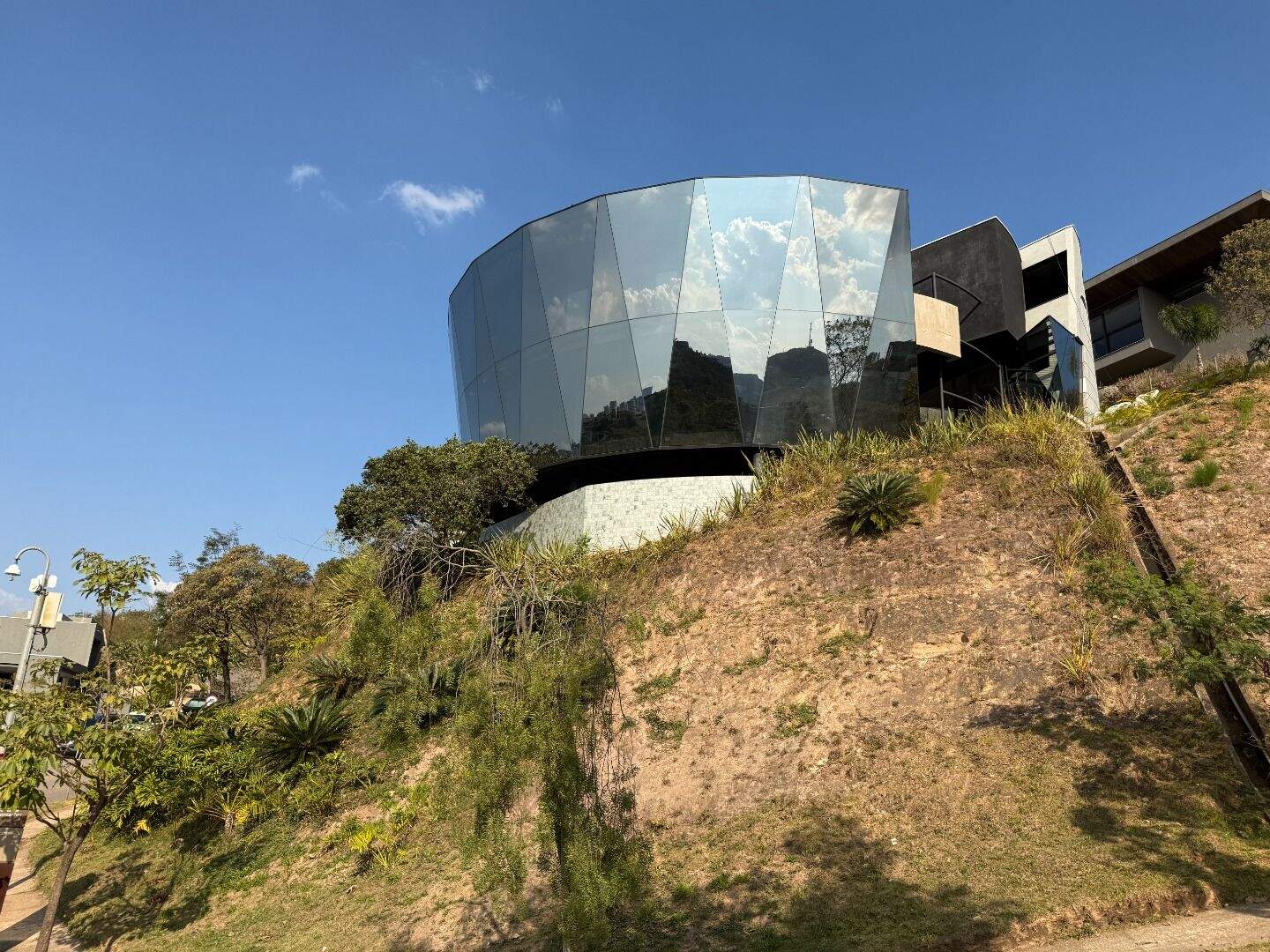 Casa para aluguel no Vale dos Cristais: 