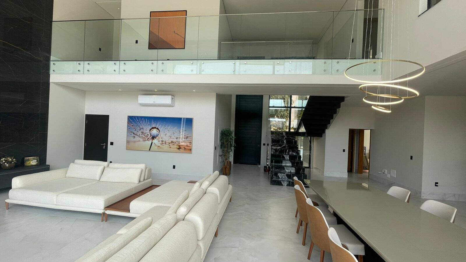 Casa à venda no Santos Dumont: 