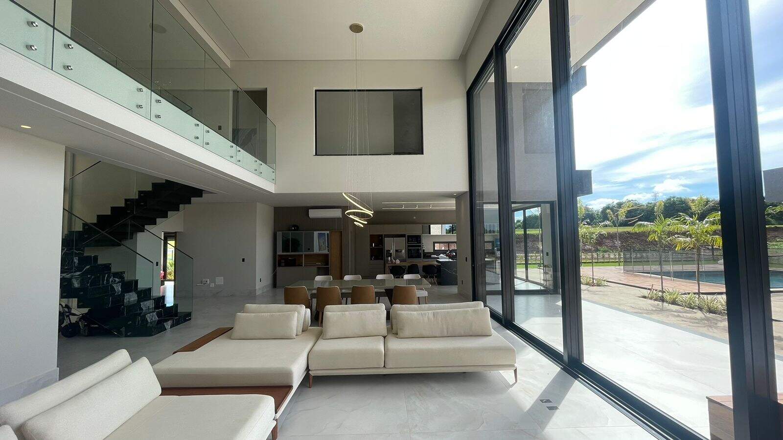 Casa à venda no Santos Dumont: 