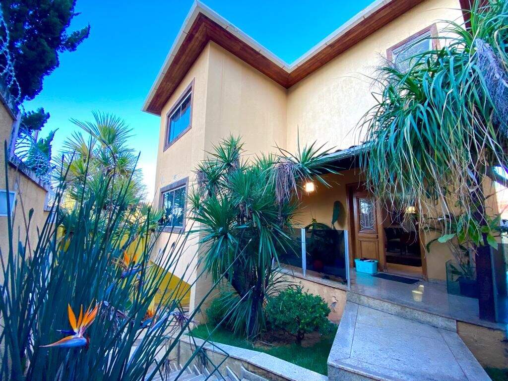 Casa à venda no Santa Lúcia: 