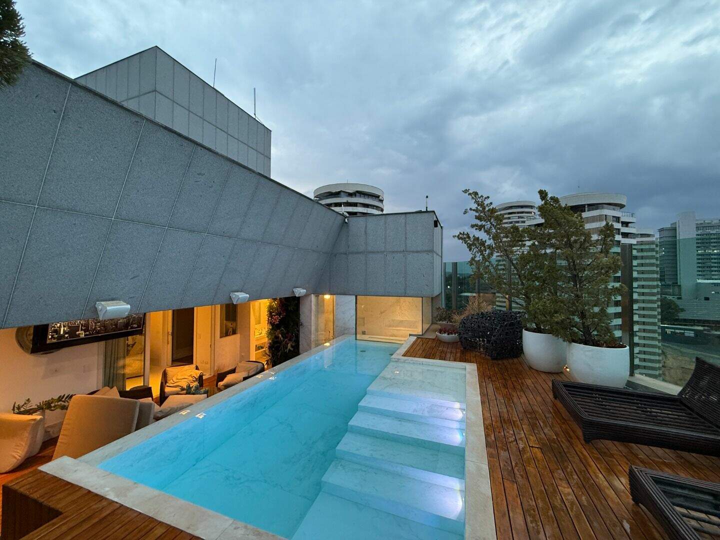 Cobertura à venda no Vale do Sereno: 