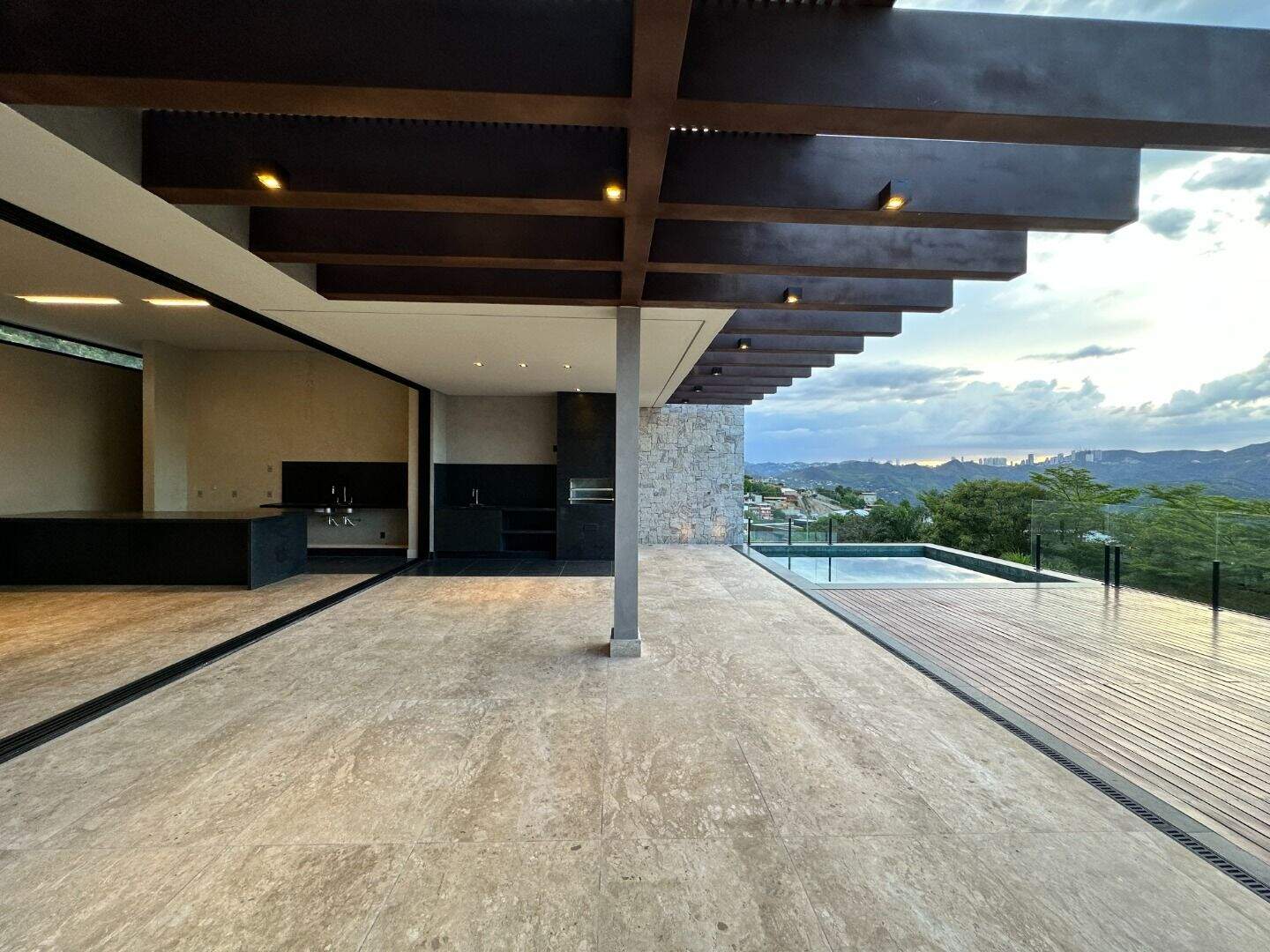 Casa à venda no Condomínio Quintas do Sol: 