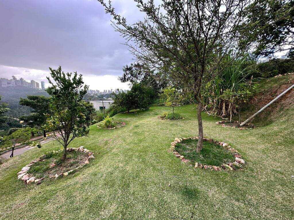 Terreno à venda no Vale dos Cristais: 