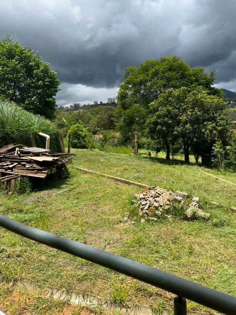Terreno à venda no Vila Del Rey: 