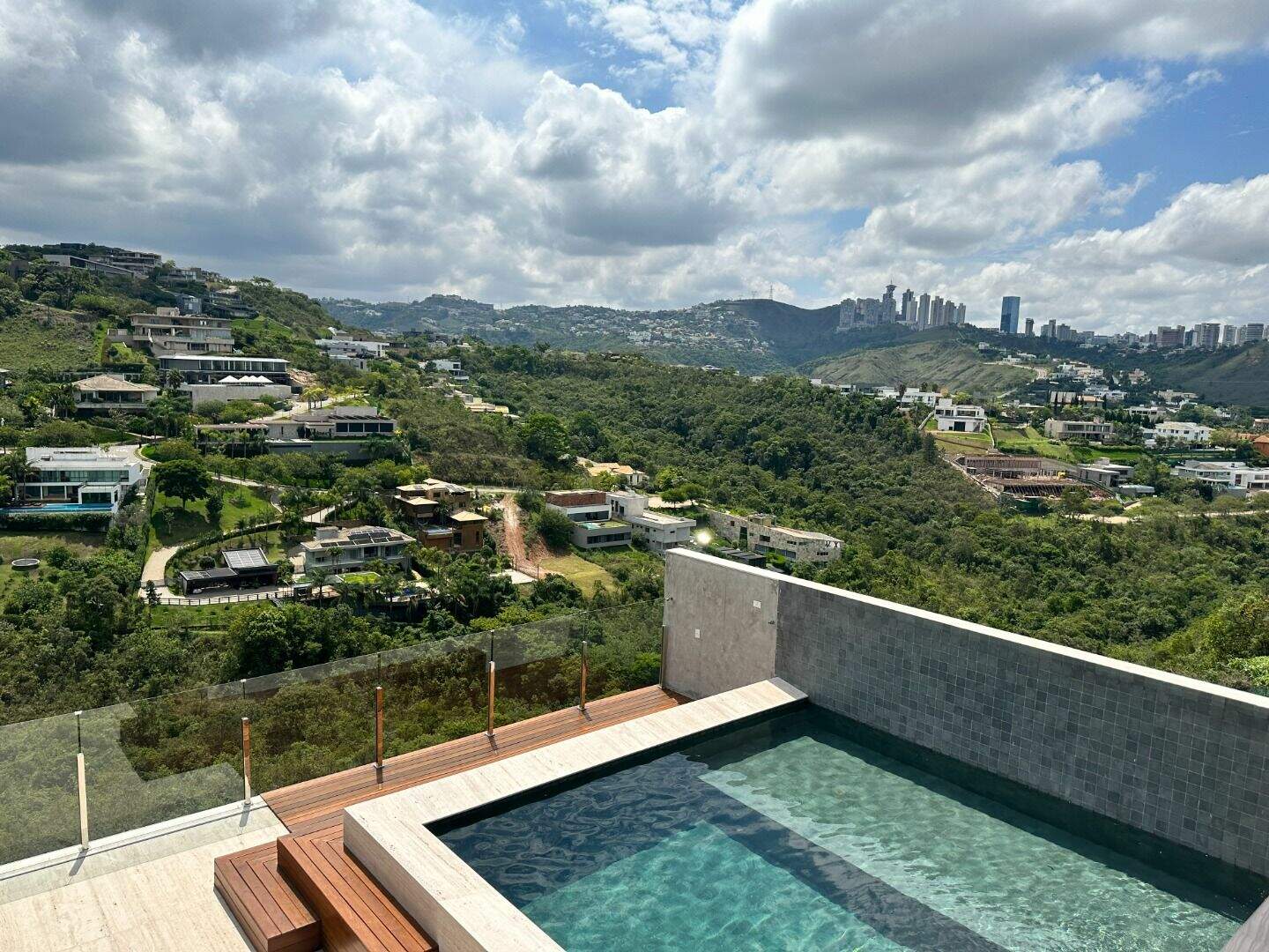 Casa à venda no Vale dos Cristais: 