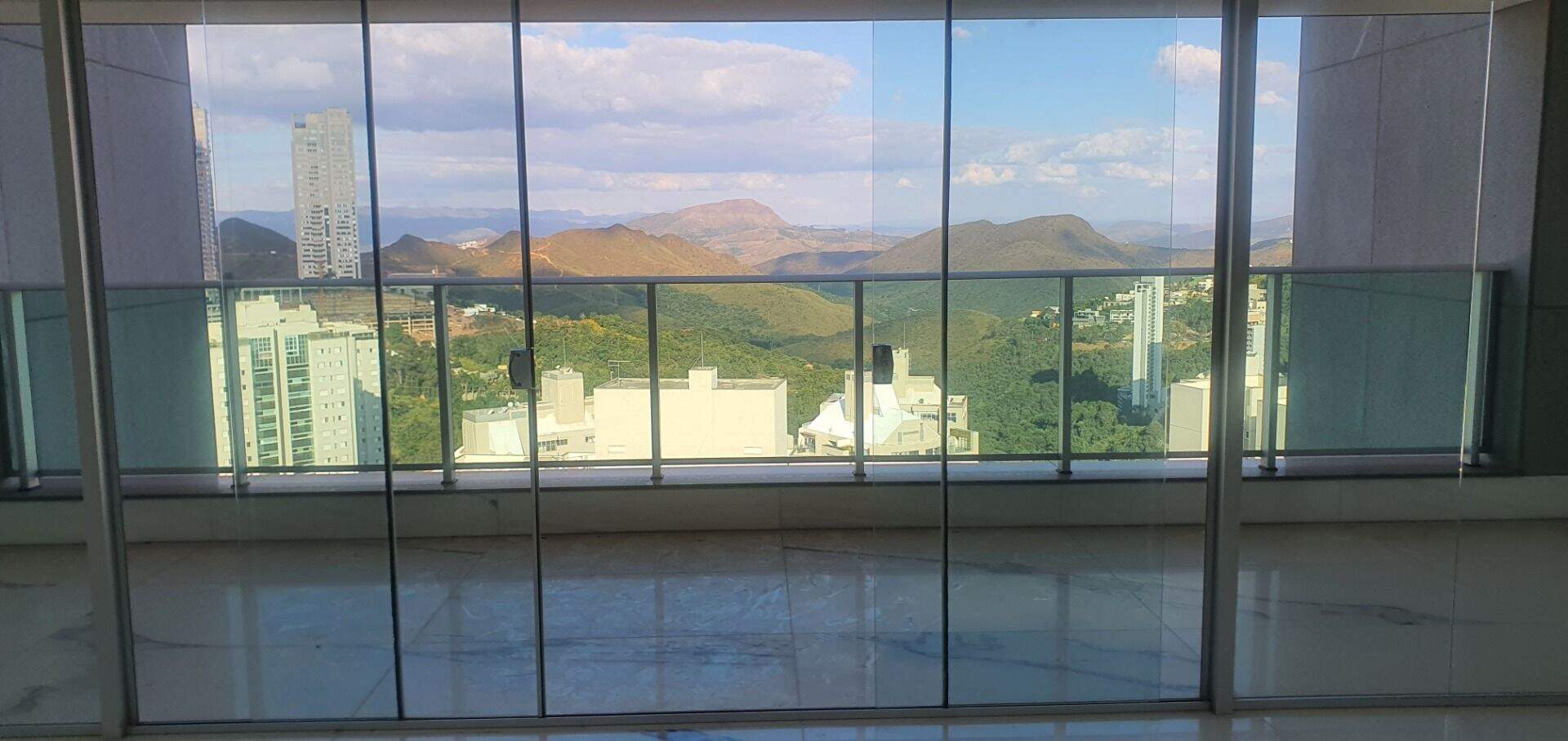 Apartamento à venda no Vila da Serra: 