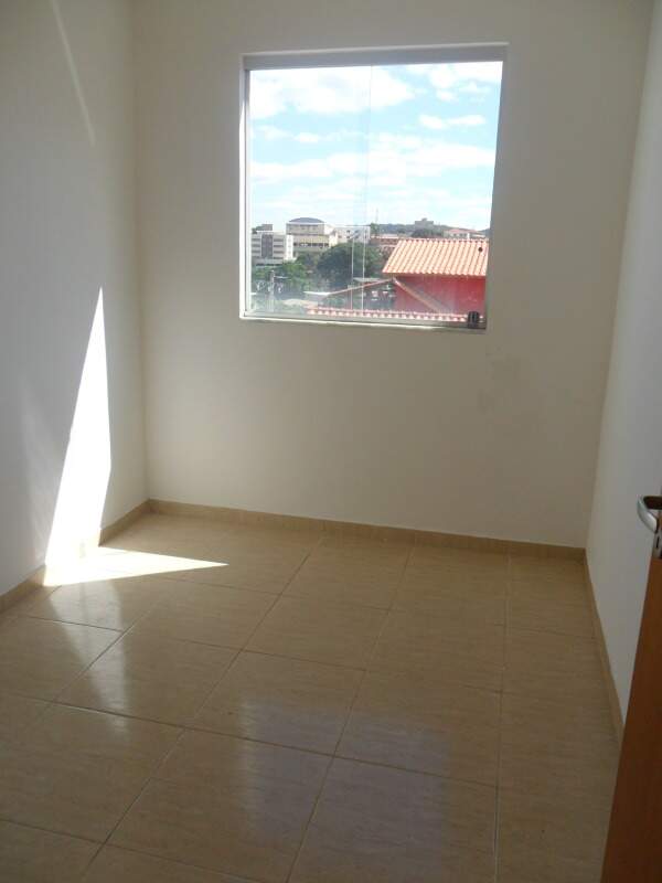 Apartamento à venda com 2 quartos, 42m² - Foto 2