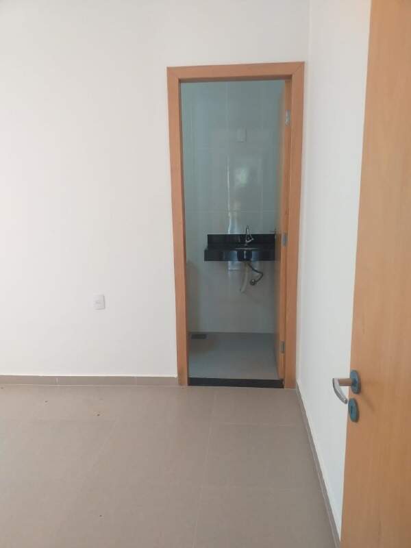 Casa à venda com 2 quartos, 77m² - Foto 11