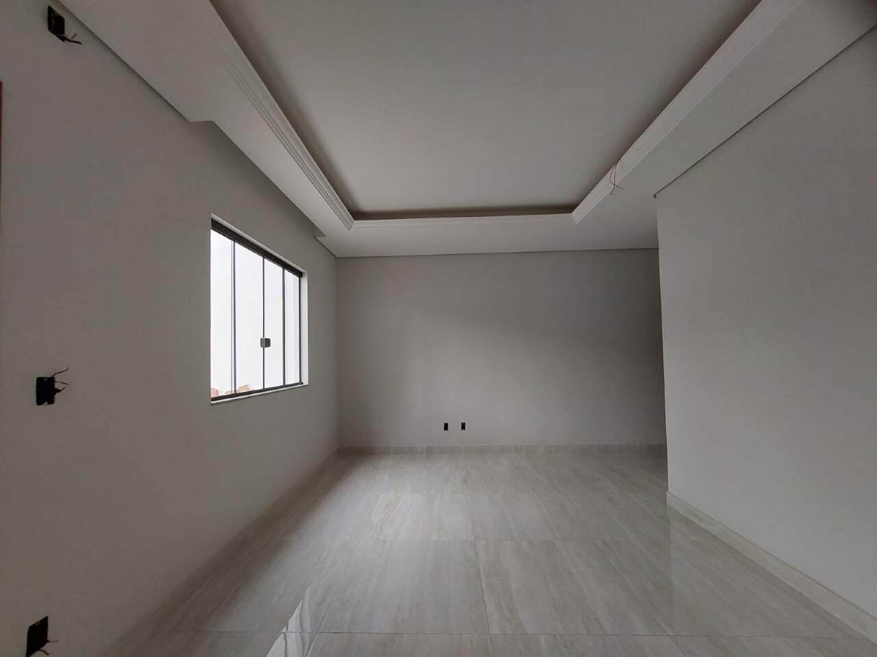 Casa à venda com 3 quartos, 96m² - Foto 1