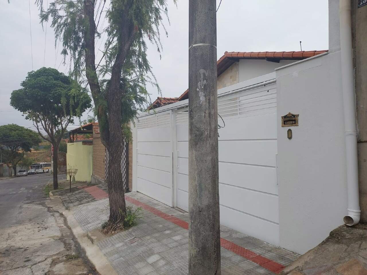 Casa à venda com 3 quartos, 96m² - Foto 3