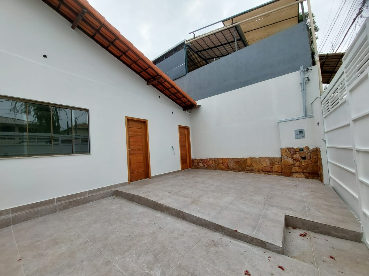 Casa à venda com 3 quartos, 96m² - Foto 2