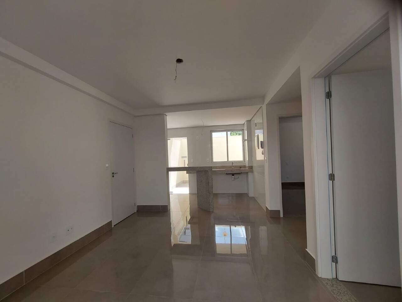 Apartamento à venda com 2 quartos, 53m² - Foto 1