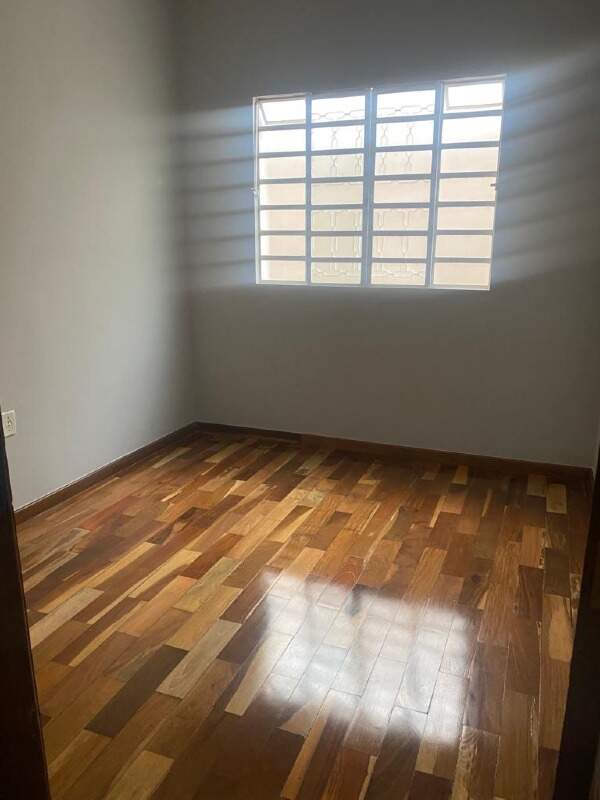 Casa à venda com 3 quartos, 180m² - Foto 9