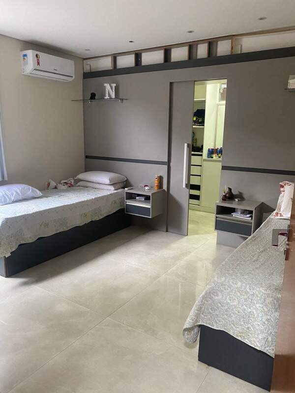 Casa à venda com 4 quartos, 300m² - Foto 5