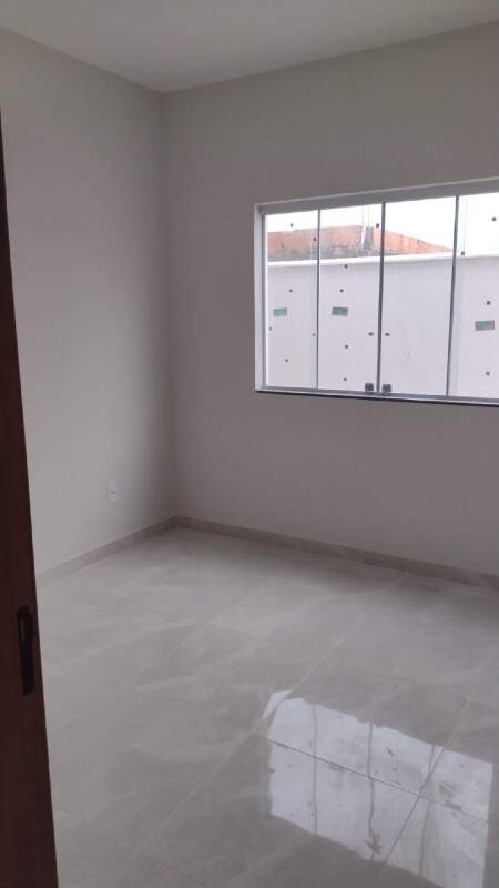 Casa à venda com 3 quartos, 97m² - Foto 2