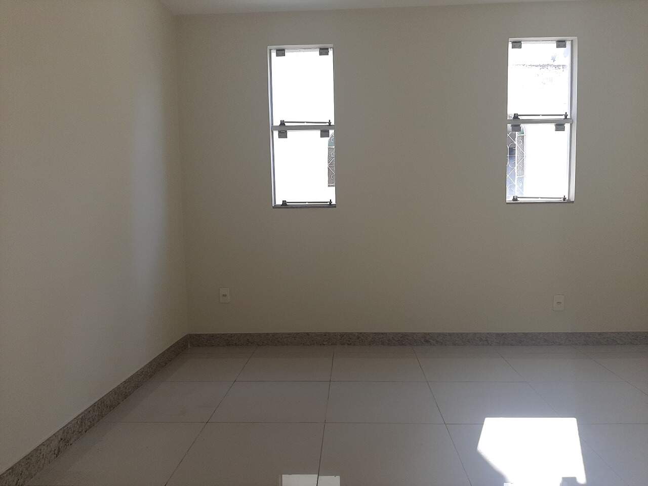 Casa, 5 quartos, 245 m² - Foto 2