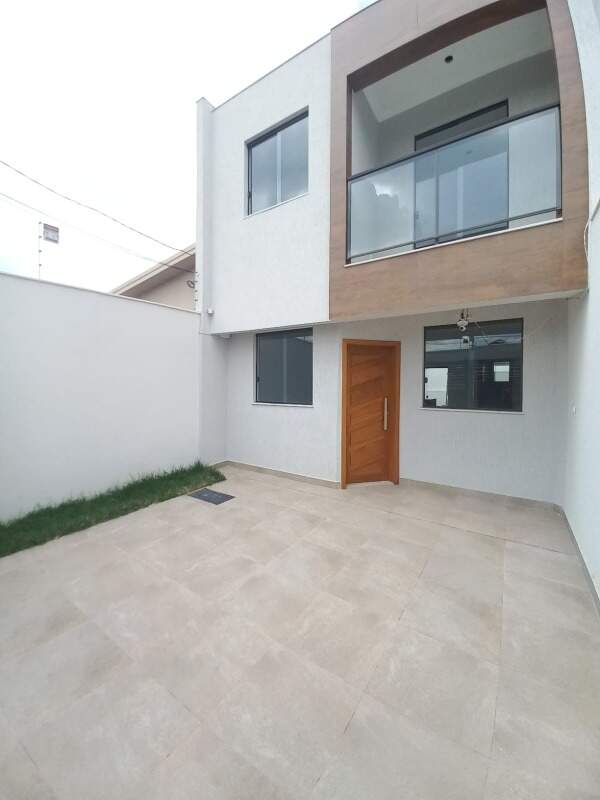 Casa, 3 quartos, 98 m² - Foto 1