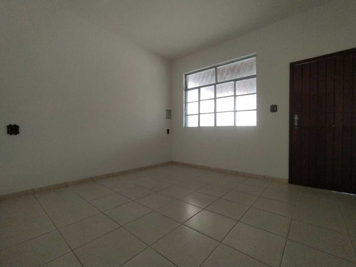 Casa para alugar com 4 quartos, 117m² - Foto 1