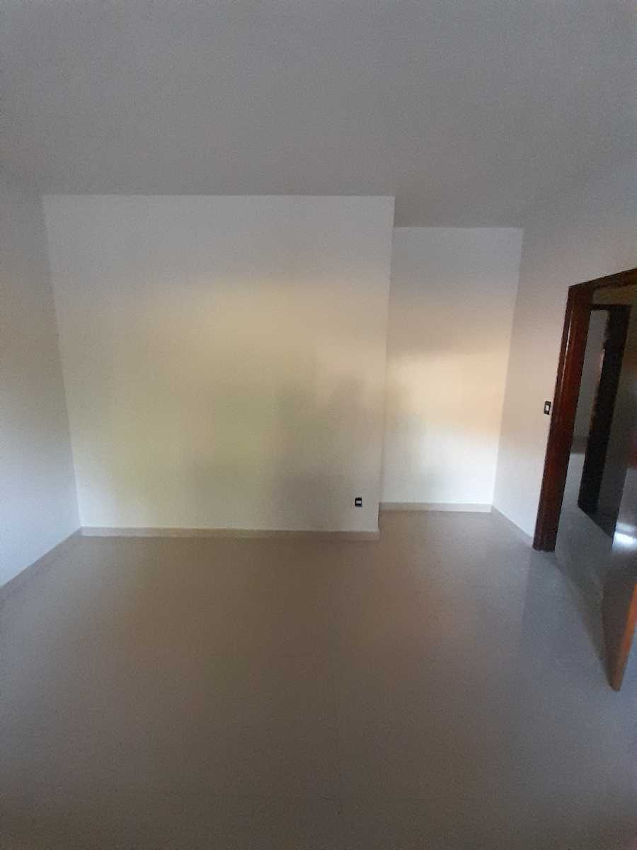 Casa para alugar com 4 quartos, 270m² - Foto 1